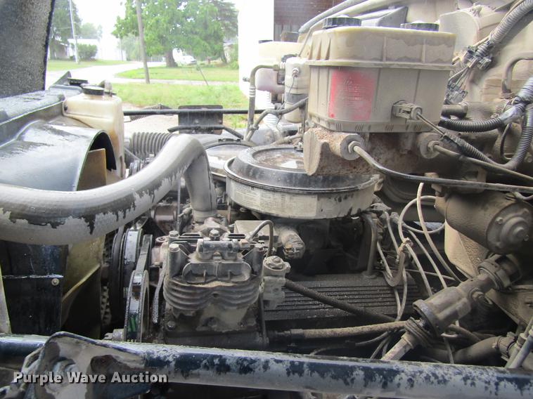 image for item DD8554 1997 Chevrolet C7500 oil distributor truck