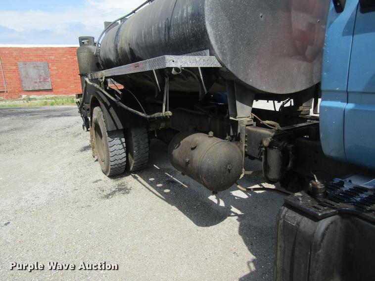 image for item DD8554 1997 Chevrolet C7500 oil distributor truck