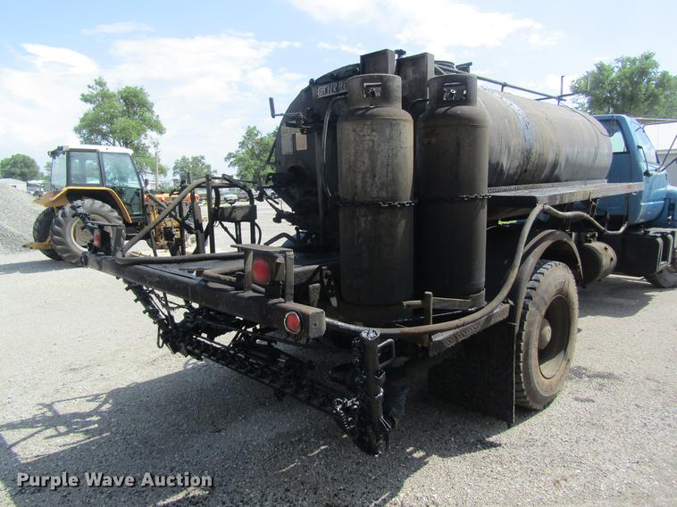 image for item DD8554 1997 Chevrolet C7500 oil distributor truck