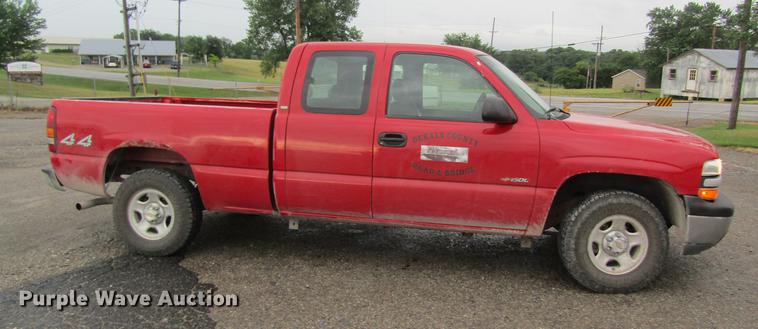 image for item DD8556 2000 Chevrolet Silverado 1500 Ext. Cab pickup truck