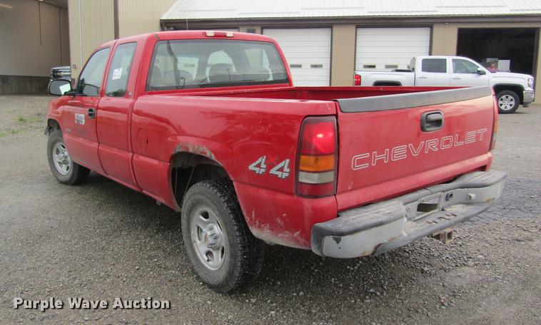 image for item DD8556 2000 Chevrolet Silverado 1500 Ext. Cab pickup truck