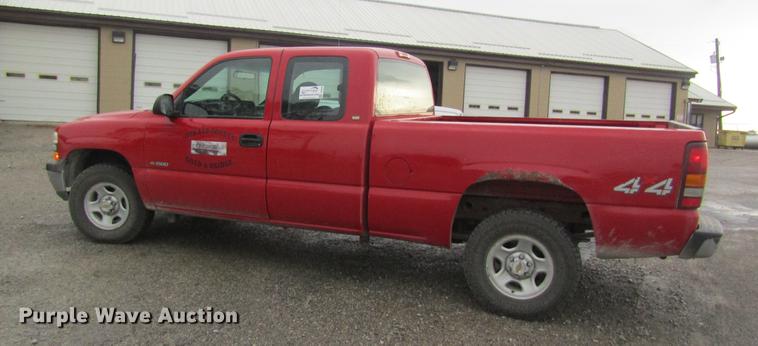 image for item DD8556 2000 Chevrolet Silverado 1500 Ext. Cab pickup truck