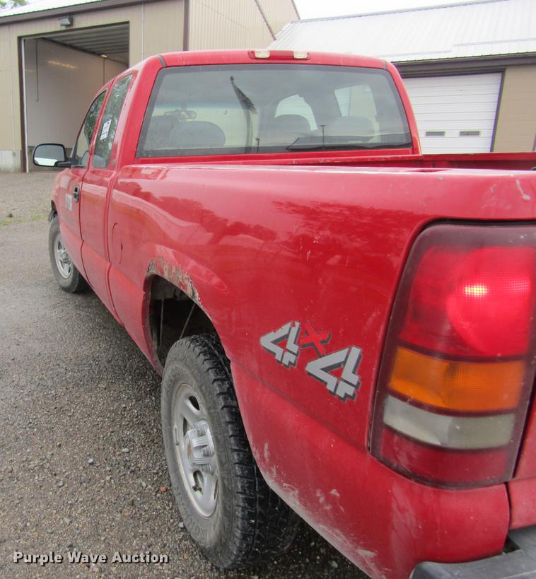 image for item DD8556 2000 Chevrolet Silverado 1500 Ext. Cab pickup truck