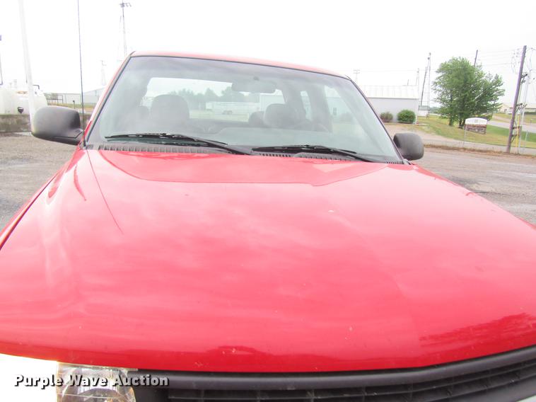 image for item DD8556 2000 Chevrolet Silverado 1500 Ext. Cab pickup truck