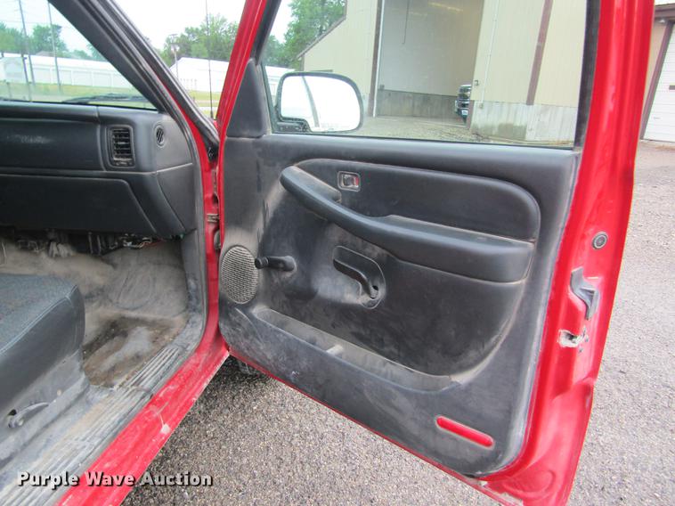 image for item DD8556 2000 Chevrolet Silverado 1500 Ext. Cab pickup truck