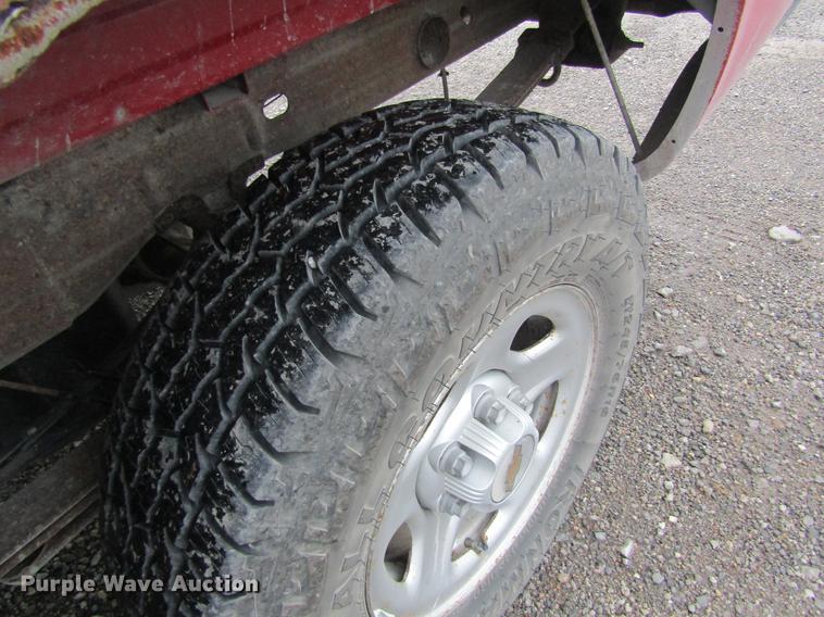 image for item DD8556 2000 Chevrolet Silverado 1500 Ext. Cab pickup truck