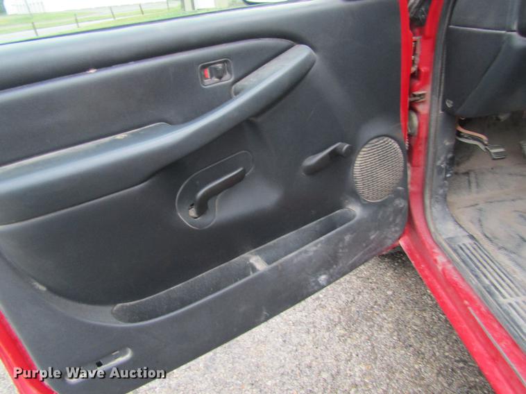 image for item DD8556 2000 Chevrolet Silverado 1500 Ext. Cab pickup truck