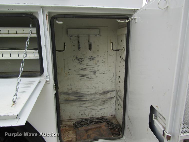 image for item DD8563 2004 International 4300 digger derrick truck