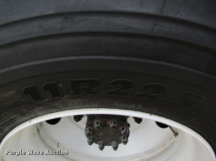 image for item DD8563 2004 International 4300 digger derrick truck