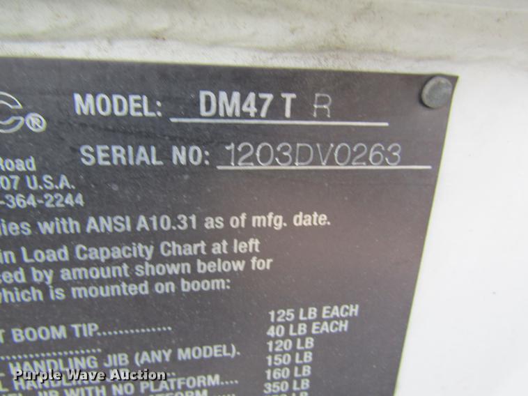 image for item DD8563 2004 International 4300 digger derrick truck