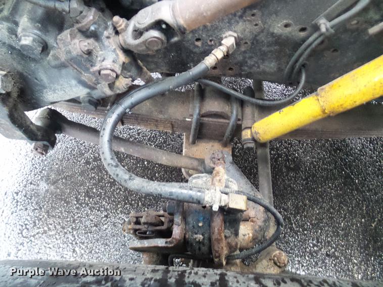 image for item DD8574 2000 International 4900 dump truck