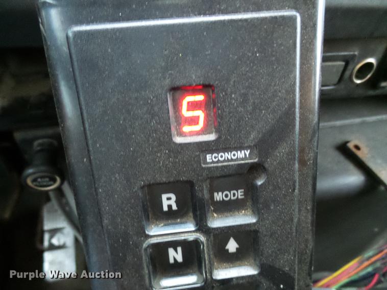 image for item DD8574 2000 International 4900 dump truck