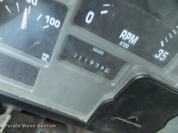 image for item DD8574 2000 International 4900 dump truck