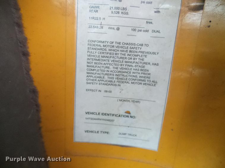 image for item DD8574 2000 International 4900 dump truck