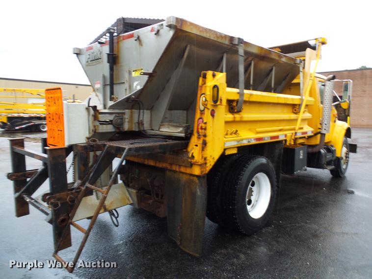 image for item DD8575 2001 International 4900 dump truck