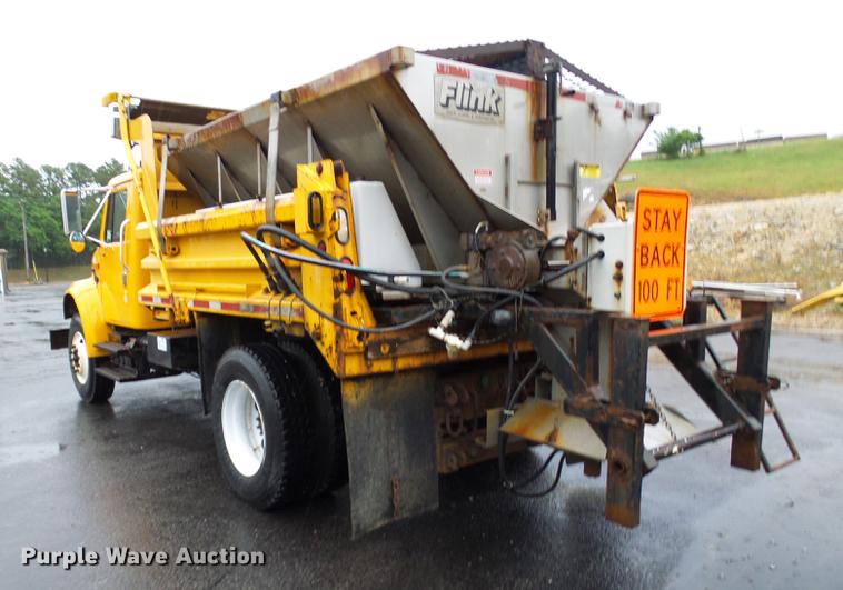 image for item DD8575 2001 International 4900 dump truck