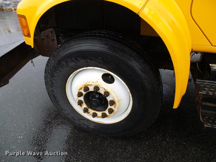 image for item DD8575 2001 International 4900 dump truck