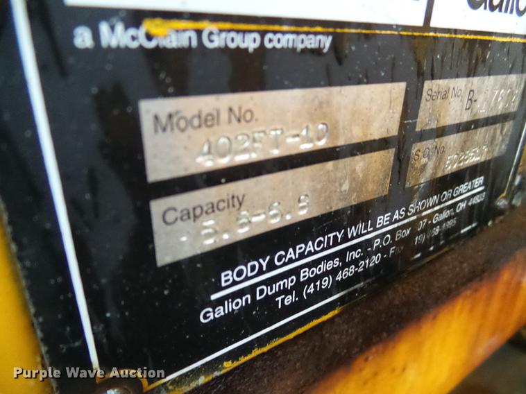 image for item DD8575 2001 International 4900 dump truck