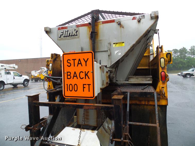 image for item DD8575 2001 International 4900 dump truck