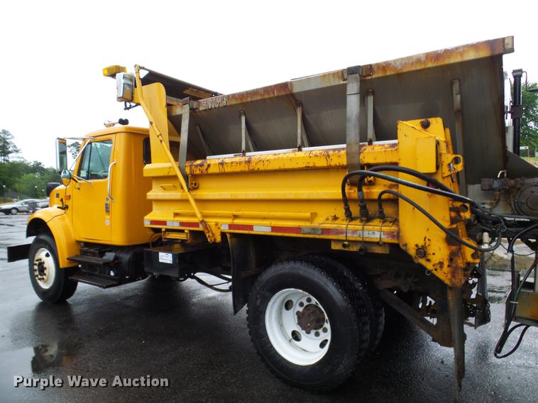 image for item DD8575 2001 International 4900 dump truck