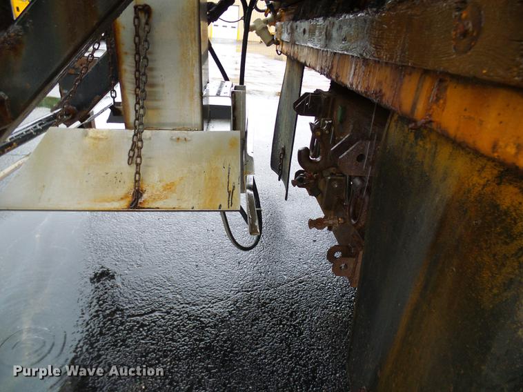 image for item DD8575 2001 International 4900 dump truck