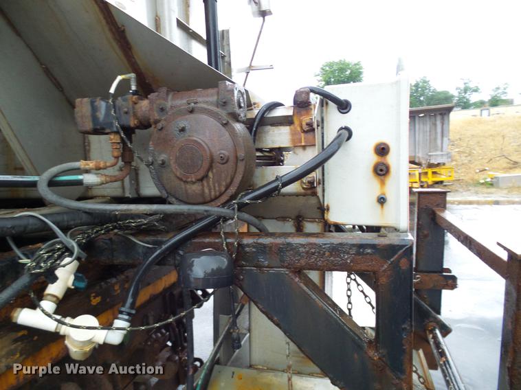 image for item DD8575 2001 International 4900 dump truck