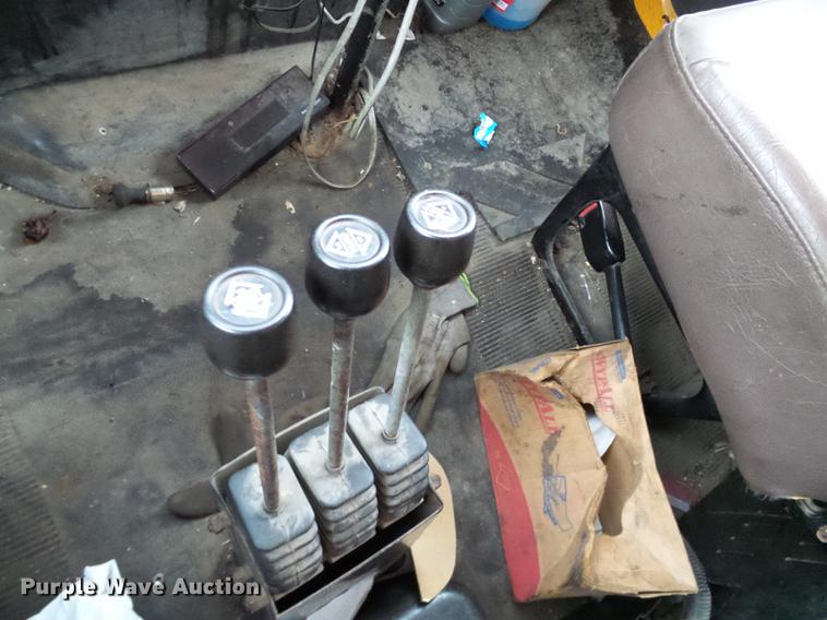 image for item DD8575 2001 International 4900 dump truck