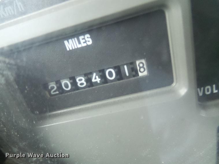 image for item DD8575 2001 International 4900 dump truck