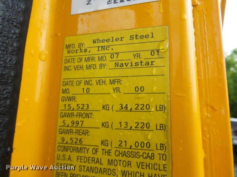 image for item DD8575 2001 International 4900 dump truck