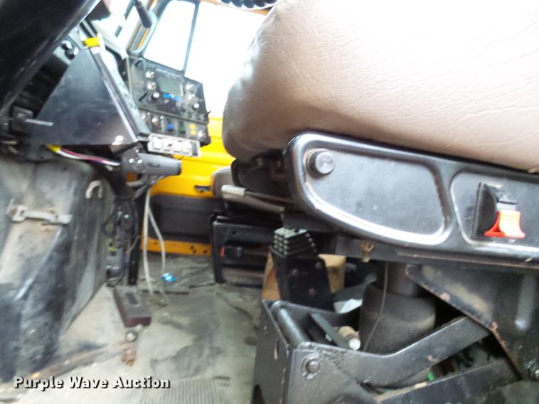 image for item DD8575 2001 International 4900 dump truck