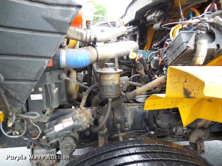 image for item DD8576 2003 International 7400 dump truck