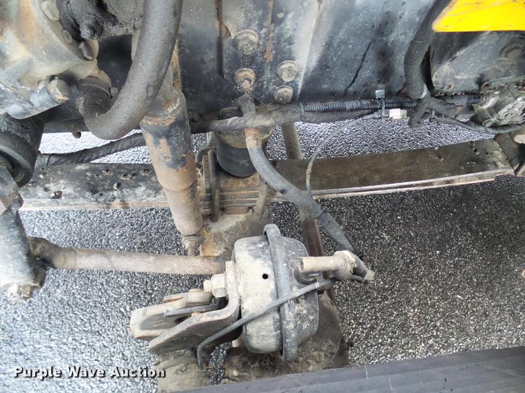 image for item DD8576 2003 International 7400 dump truck