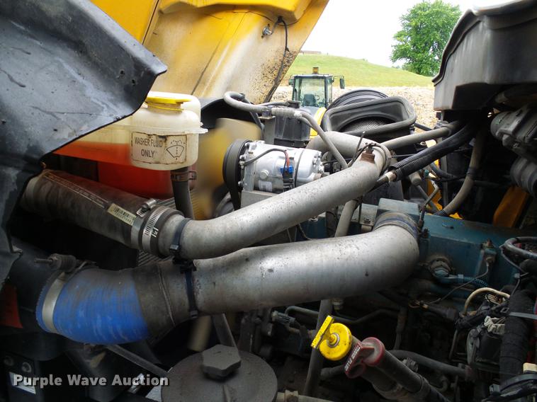 image for item DD8576 2003 International 7400 dump truck