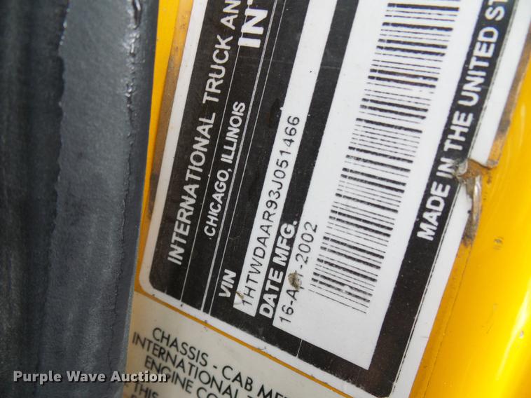 image for item DD8576 2003 International 7400 dump truck