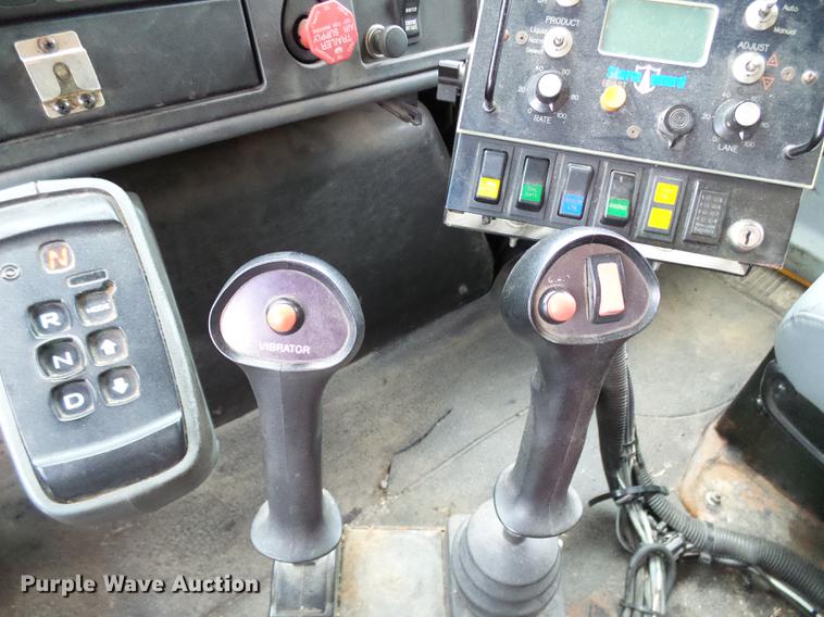 image for item DD8576 2003 International 7400 dump truck