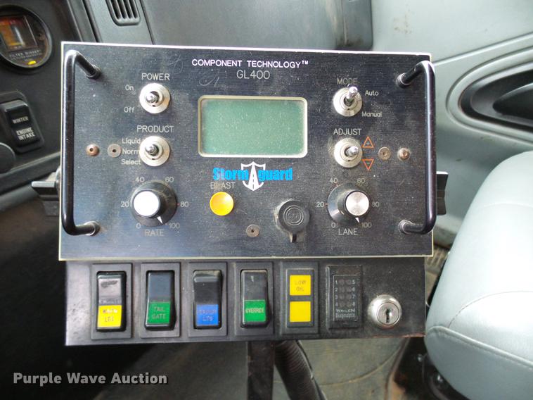 image for item DD8576 2003 International 7400 dump truck