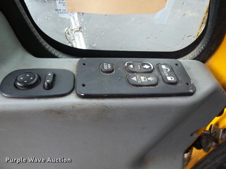 image for item DD8576 2003 International 7400 dump truck