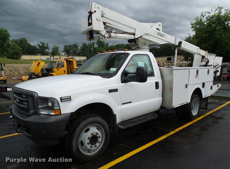 image for item DD8577 2002 Ford F550 Super Duty bucket truck