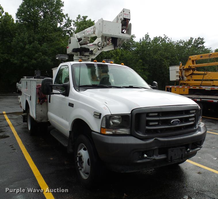 image for item DD8577 2002 Ford F550 Super Duty bucket truck