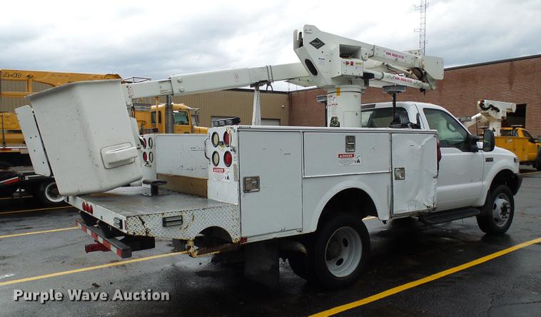 image for item DD8577 2002 Ford F550 Super Duty bucket truck