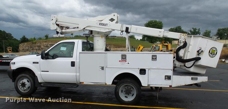 image for item DD8577 2002 Ford F550 Super Duty bucket truck