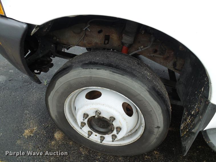 image for item DD8577 2002 Ford F550 Super Duty bucket truck