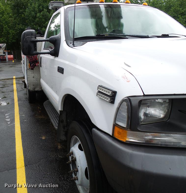 image for item DD8577 2002 Ford F550 Super Duty bucket truck