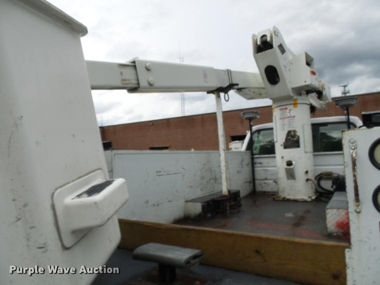 image for item DD8577 2002 Ford F550 Super Duty bucket truck