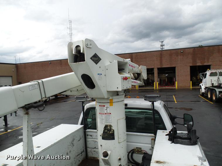 image for item DD8577 2002 Ford F550 Super Duty bucket truck