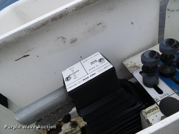 image for item DD8577 2002 Ford F550 Super Duty bucket truck