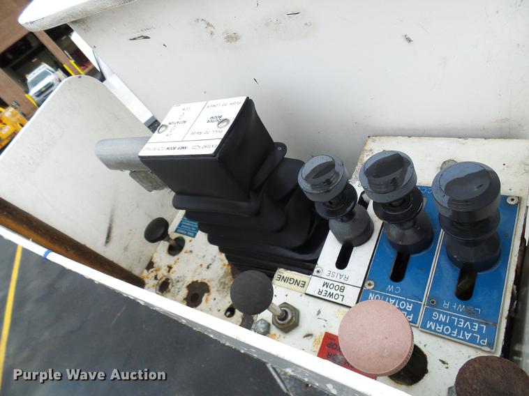 image for item DD8577 2002 Ford F550 Super Duty bucket truck