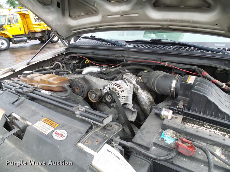 image for item DD8577 2002 Ford F550 Super Duty bucket truck