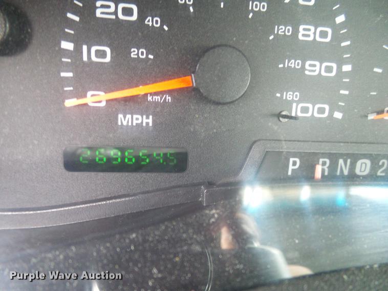 image for item DD8577 2002 Ford F550 Super Duty bucket truck