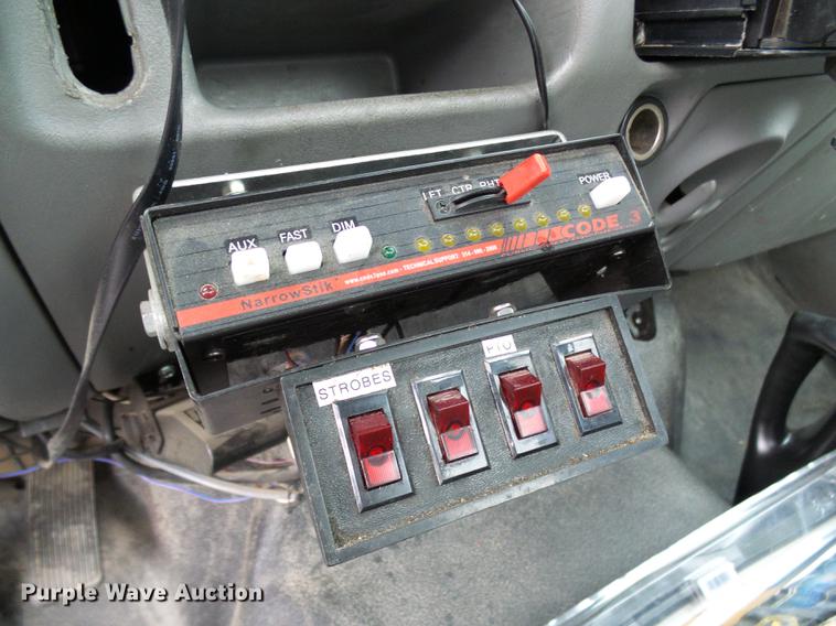 image for item DD8577 2002 Ford F550 Super Duty bucket truck